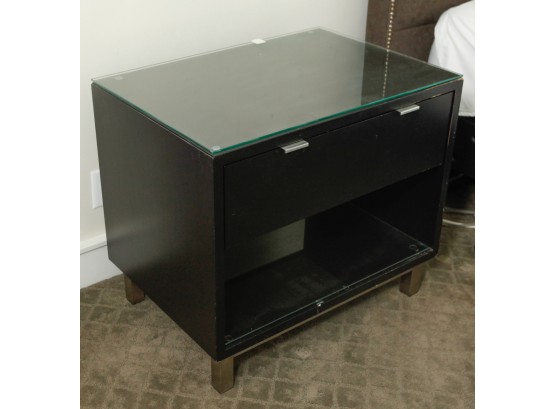 Room & Board - Pair Of End Tables W/ Glass Tops  -Handcrafted In North Dakota - L28.5' X H25' X D20'