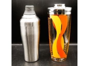 1 Stainless Steel And 1 Glass Cocktail Shaker With Glass Measuring Cup