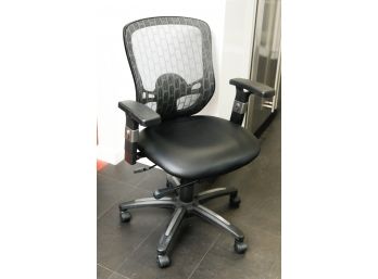 Staples Corvair Mesh Back Luxura Faux Leather Computer And Desk Chair, Black (23097)