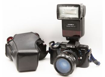 Vintage Minolta 7000 Maxxum Camera W/ Flash Unit 946D -