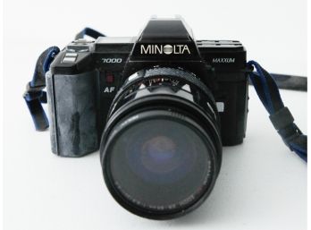 MINOLTA 7000 Maxxum - 35mm Film Camera - 28-85mm Lens