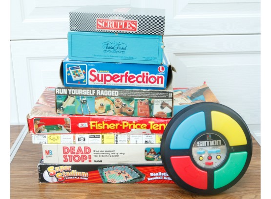 Lot Of Vintage Board Games - Simon Says - Superfection - Trivial Pursuit - Dead Stop-super Stadium - Scruples