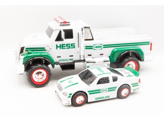 Awesome Hess Truck And Car W/ Sirens And Flashing Lights - In Original Box