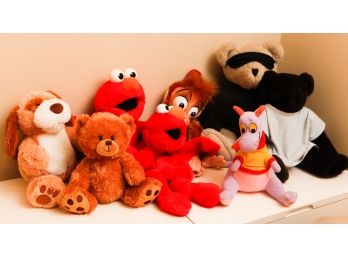 Lot Of 8 Assorted Teddy Bears - Tickle Me Elmo - 2 Vermont Teddy Bear -