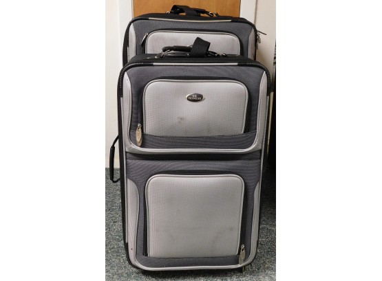 Pair Of US Traveler Nesting Grey & Black Suitcases