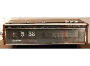Sound Design - Digital Clock Radio - AM/FM Radio - Model 3483 - Tested And Works