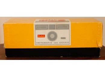 Kodak - Instamatic Camera 100 Outfit - Orginal Box