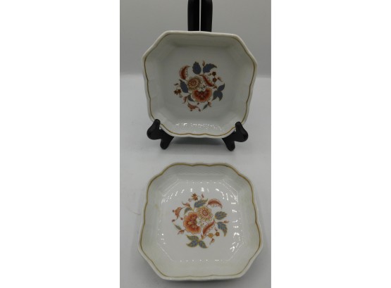 Pair Of Richard Ginori Hand-painted Porcelain Decorative Plates