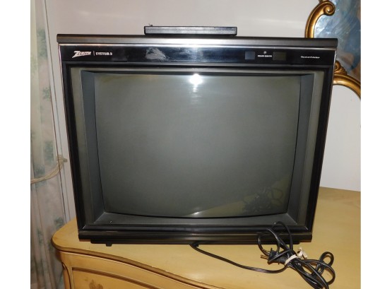 Retro Zenith System 3 TV Reciever/ Monitor With Remote Great For Gamers