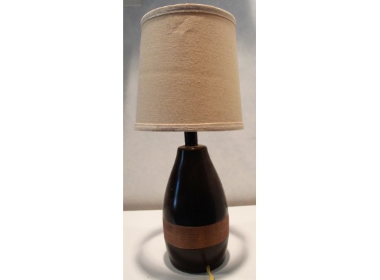 Mid Century Modern Table Lamp With Shade