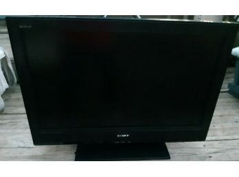 Sony BRAVIA KDL-32S3000 32' LCD TV With Remote