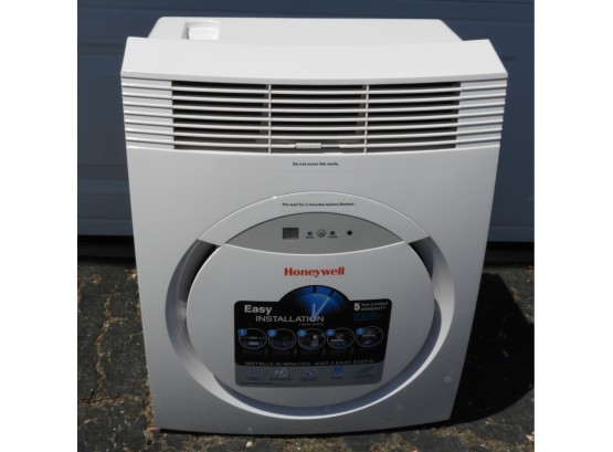 Honeywell Portable Air Conditioner Model #MF08CESWW & Hose Vents For Window Ventilation