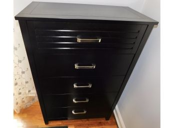 Like New Black Stain Oak 5 Drawer Dresser