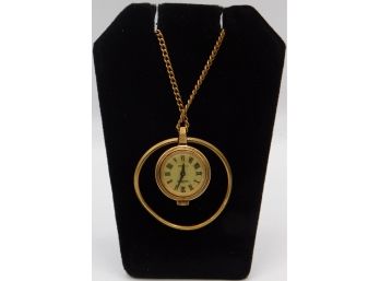 Lovely Gold Chain With Yanka Clock Pendant