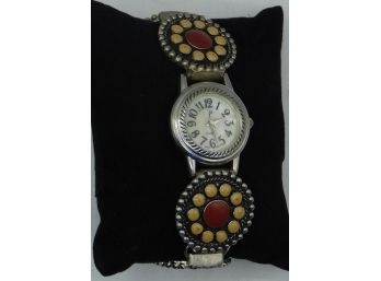 Lovely Quartz Women's Watch With Decorative Watch Band