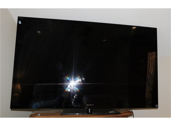 Sony BRAVIA KDL55NX720 55-inch 1080p 3D LED HDTV With Built-in WiFi, Black (2011 Model)