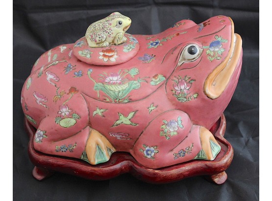Japanese Frog With Wooden Stand