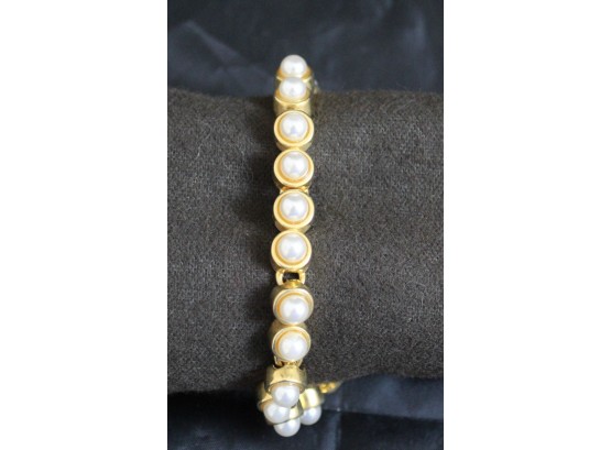 Adorable Faux Costume Pearl & Gold Bracelet