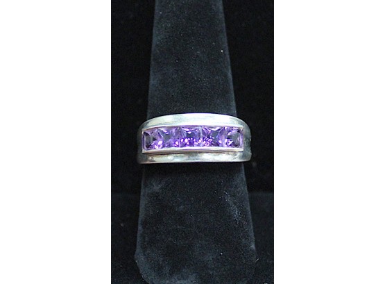 Beautiful SILVER Ring With Amethyst Color Gemstones