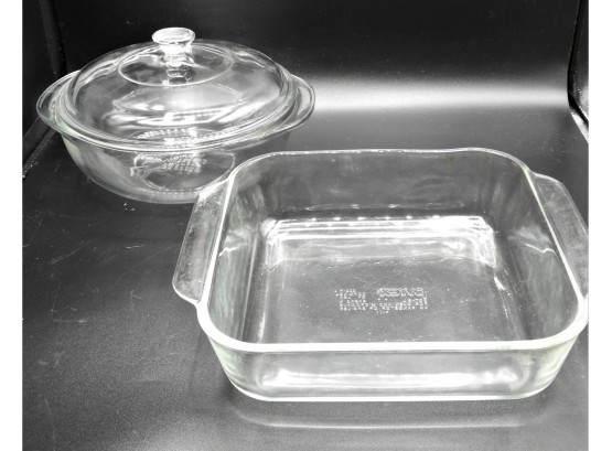 Assorted Set Of 2 Pyrex Dishes