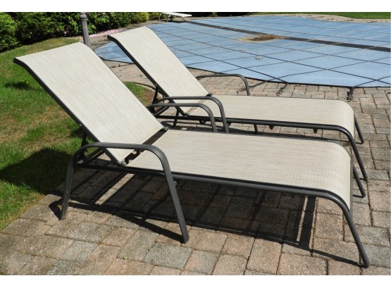 Set Of 2 Outdoor Lounge Chairs With Sunbrella Cushions