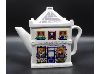 The Queen Victoria English Life Teapots Wade England Porcelain Teapot