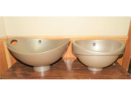 Set Of 2 Umbra Plastic Bowls