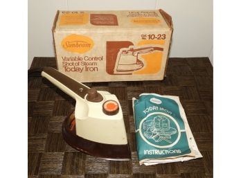 VINTAGE 1977 Sunbeam Variable Control Shot Of Steam Iron No.10-23 Travel Size