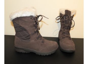 Women's 'columbia' Snow Boots - Size 9