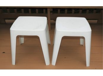 Set Of 2 White Resin Snack Tables