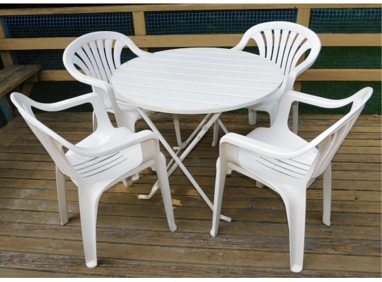 Outdoor Metal Frame Round Plastic Table With 4 Plastic Chairs