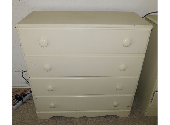 AristoBilt White Painted Solid Wood 4 Drawer Dresser