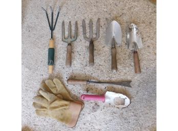 Assorted Lot Of Gardening Tools