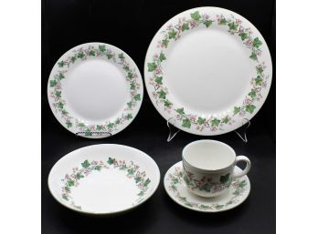 Royal Doulton Expressions Tiverton Dinnerware Set - 38 Total Pieces