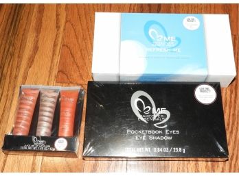 Makeover Essentials Set Of 3 -makeup Remover Cloth, Pocket Eyeshadow & Lip Gloss- New In Boxes