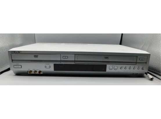 Sony DVD Player/VCR Model - SLV-D271P With Remote And Power Cord