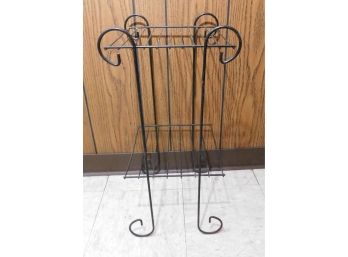 Decorative Wrought Iron Wire Rack With 2 Shelves