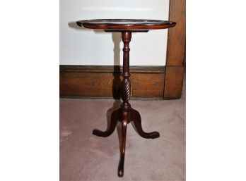 Traditional Mahogany Tripod Wine Table With Pie Crust Edge