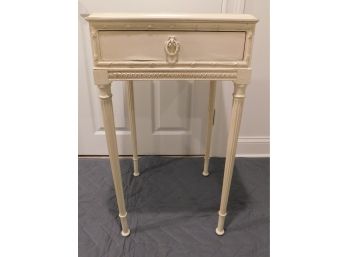 White Painted Wooden Nightstand With 1 Drawer