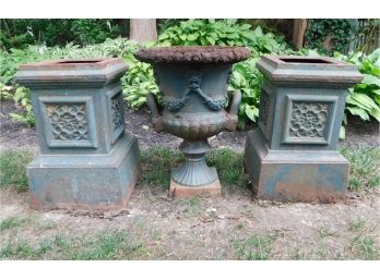 19th Century Neoclassical Iron Urn With 2 Square Iron Planters