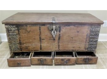 Large Antique Wooden Chest/storage Trunk With 4 Drawers