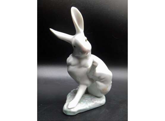Vintage Lladro Attentive Sitting Bunny Rabbit With Flowers Figurine