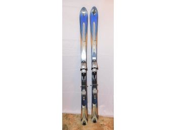 T:nine Pair Of Skis