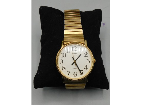 Vintage Gold Tone Timex Men's Watch With Flexible Wristband