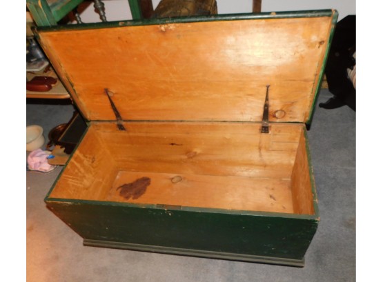 Vintage Green Storage Chest/trunk