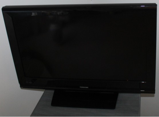 Toshiba 32AV502R 32-Inch 720p LCD HDTV