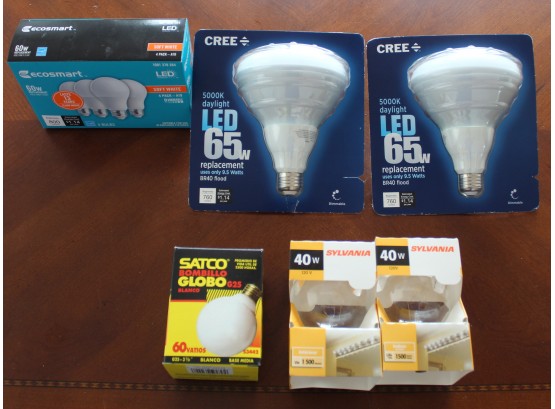 Lot Of Assorted Brand New Light Bulbs