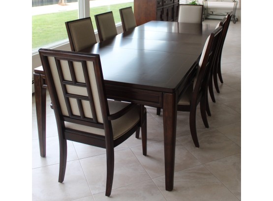 Exquisite Thomasville Mahogany Dining Table And Chairs - 8 Total