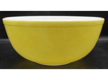 Pyrex Yellow 10 In Mixing Bowl