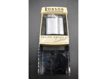 Vintage Ronson Lighter Set In Original Plastic Box